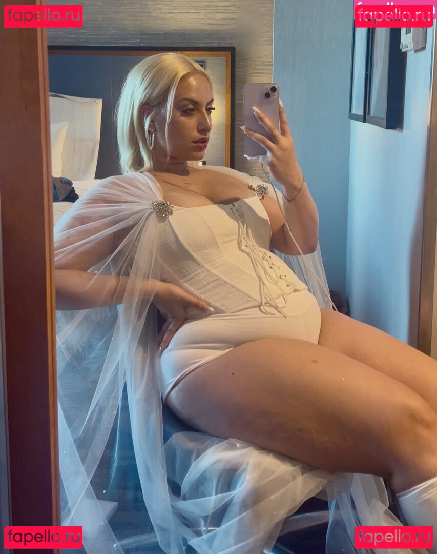 $AriRoya / Chaos Fae Ari / afaeded / afghanican / chaos.fae / spiceelatina_ Onlyfans Photo Gallery 