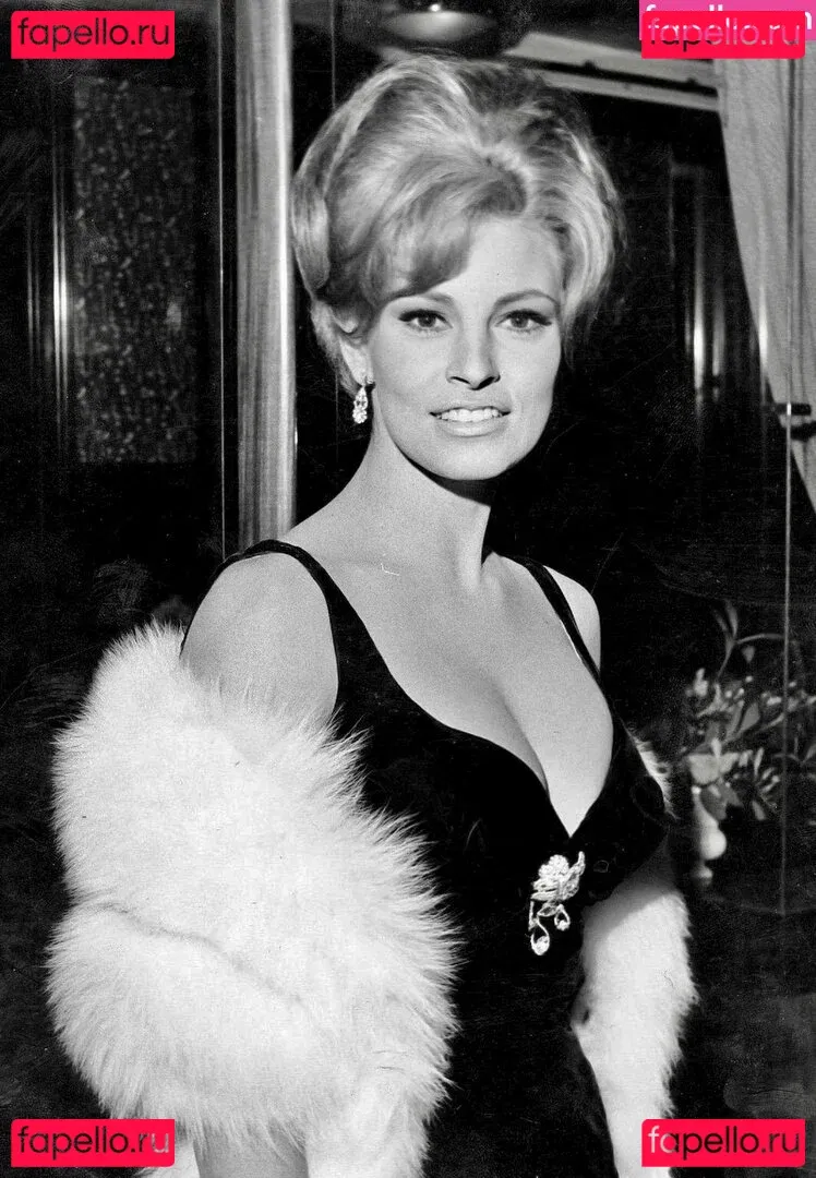 Raquel Welch Onlyfans Photo Gallery 
