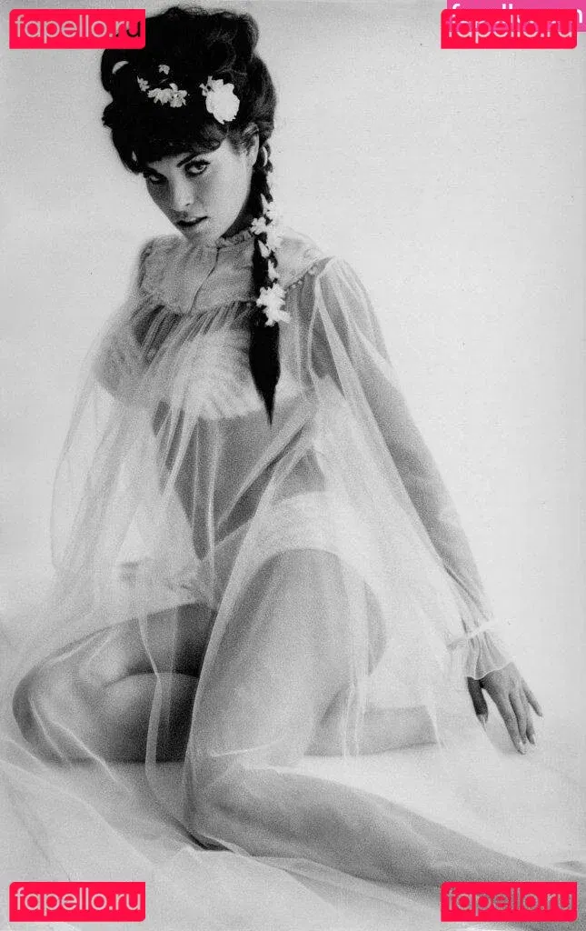 Raquel Welch Onlyfans Photo Gallery 