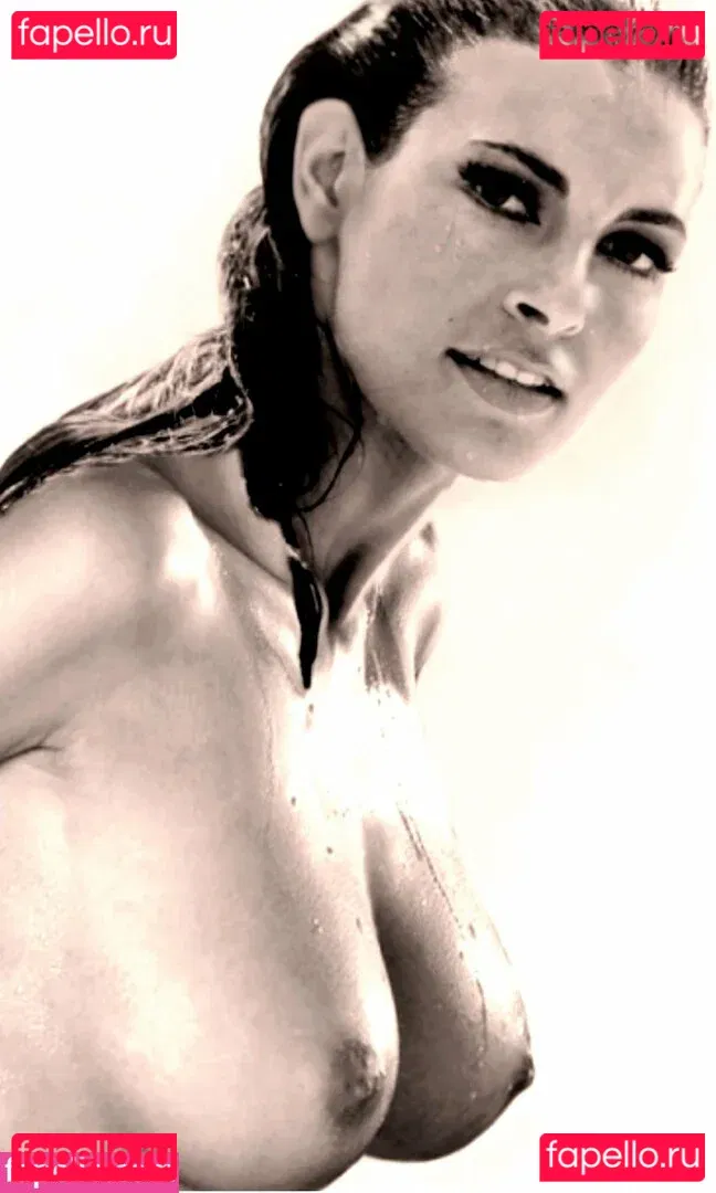Raquel Welch Onlyfans Photo Gallery 
