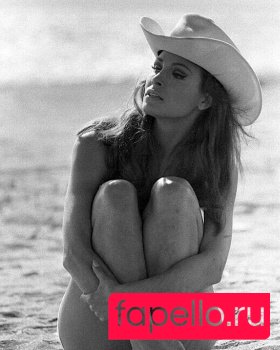 Raquel Welch Onlyfans Photo Gallery 