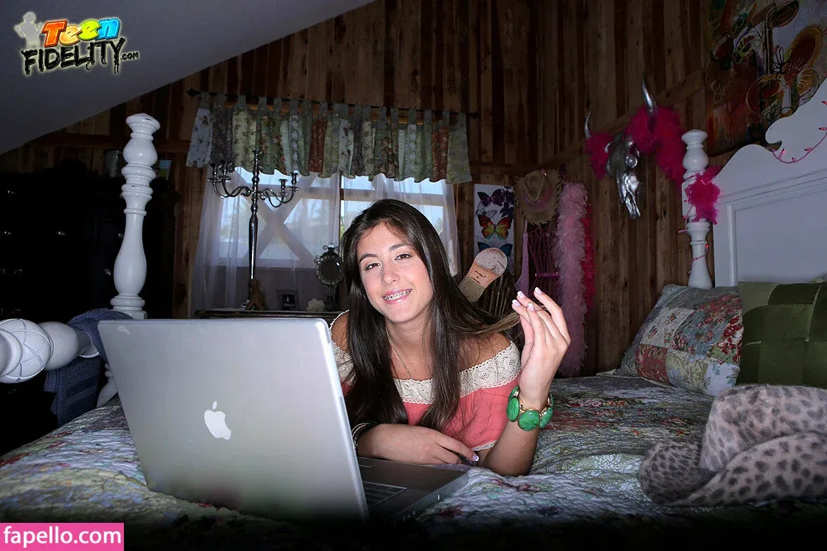 Natalie Monroe Onlyfans Photo Gallery 