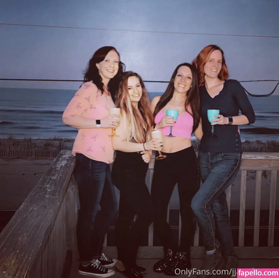 jjandfriends Onlyfans Photo Gallery 