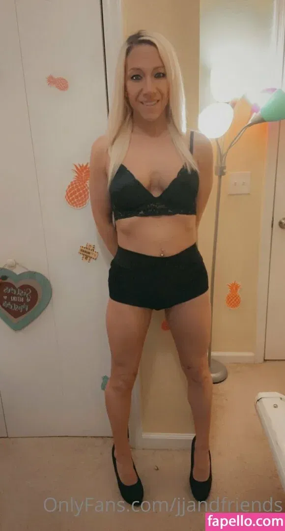 jjandfriends Onlyfans Photo Gallery 