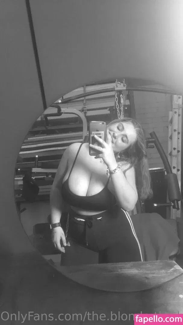 the.blonde.the.brunette Onlyfans Photo Gallery 