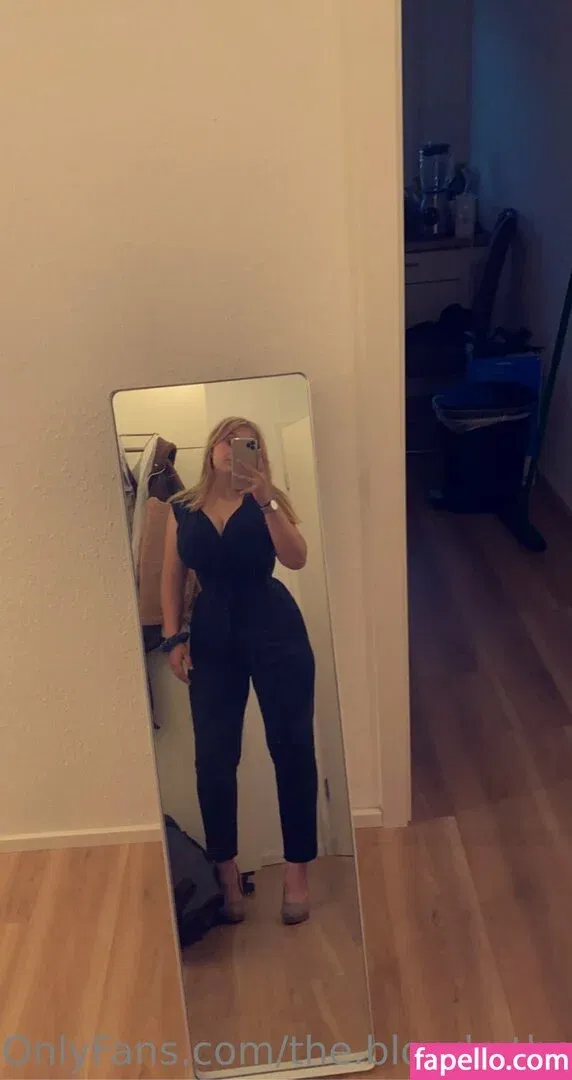 the.blonde.the.brunette Onlyfans Photo Gallery 