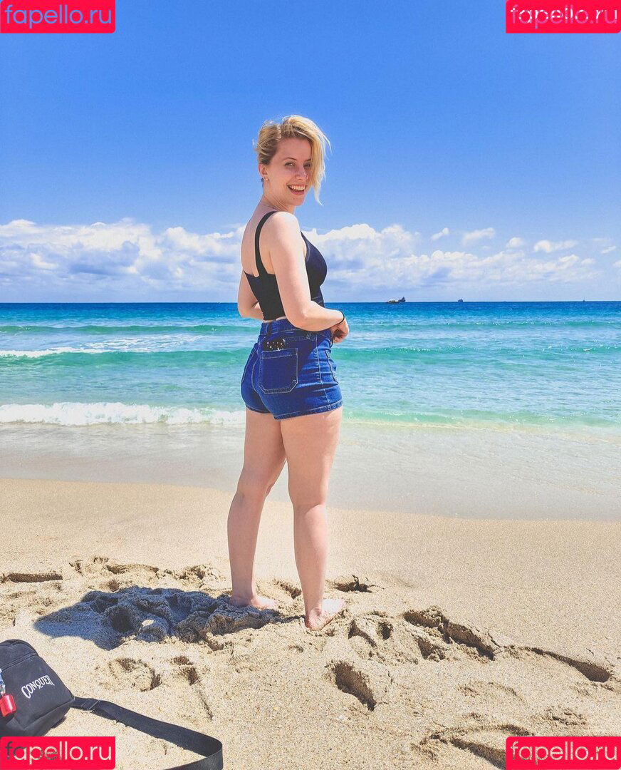 NoisyButters Onlyfans Photo Gallery 