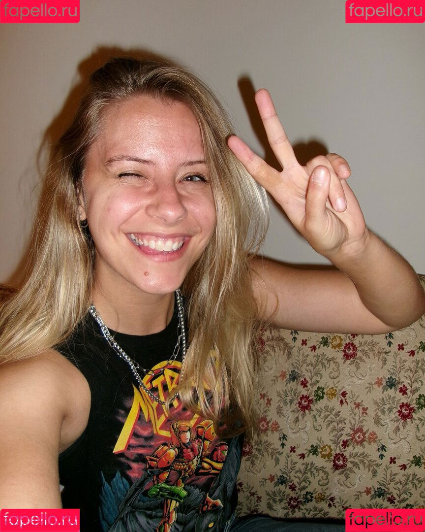 NoisyButters Onlyfans Photo Gallery 