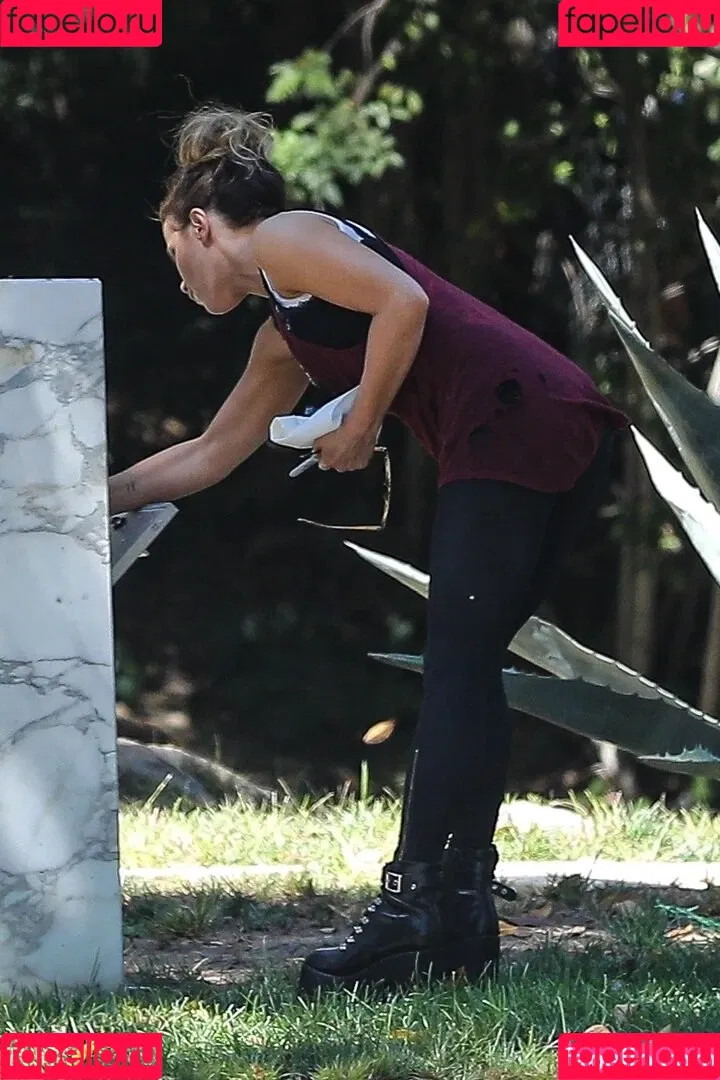 Kate Beckinsale Onlyfans Photo Gallery 