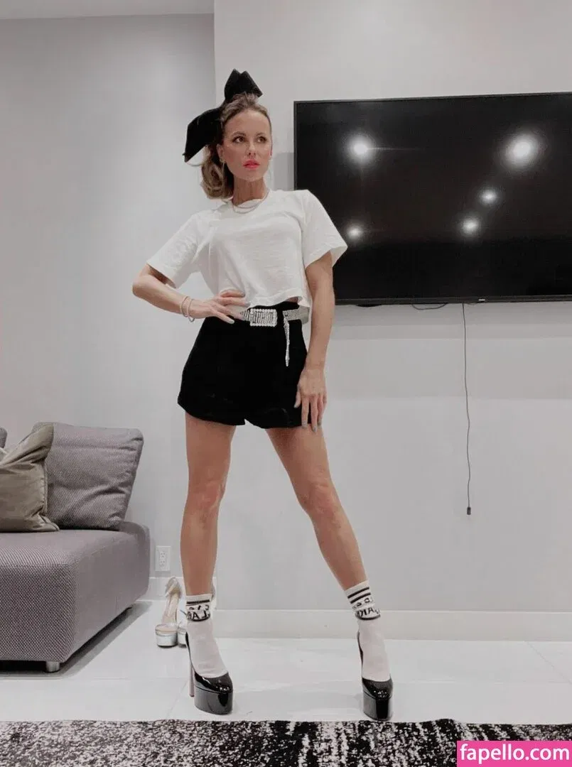 Kate Beckinsale Onlyfans Photo Gallery 