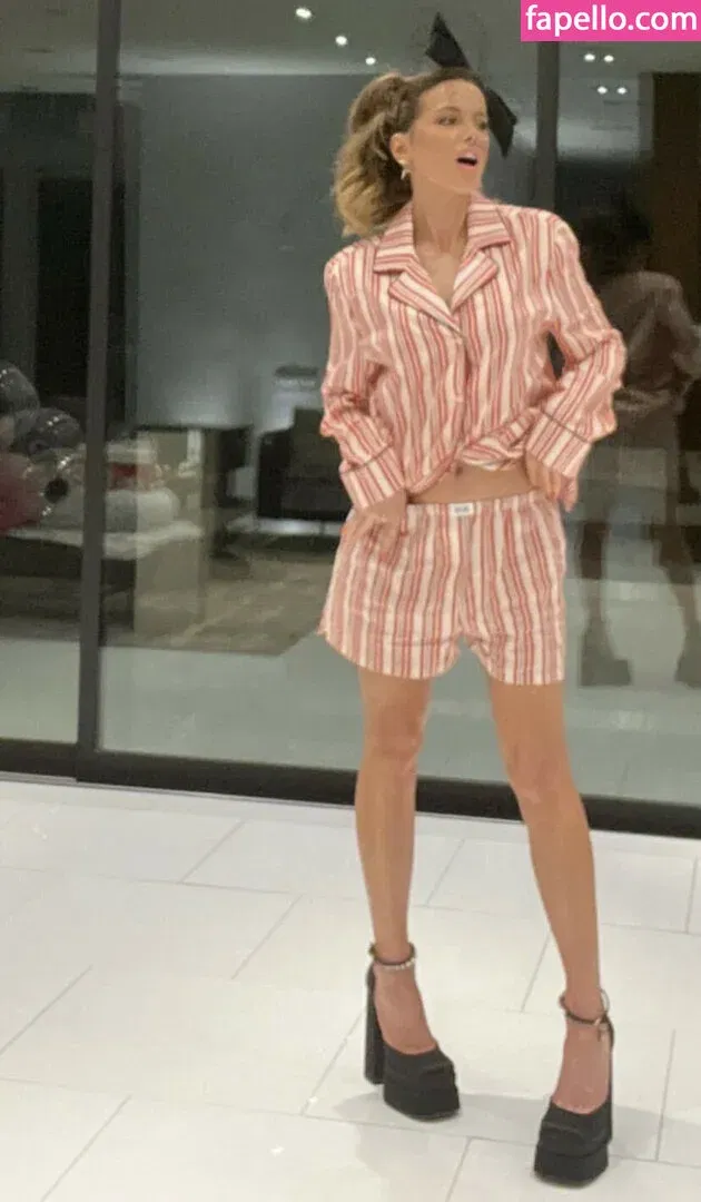 Kate Beckinsale Onlyfans Photo Gallery 