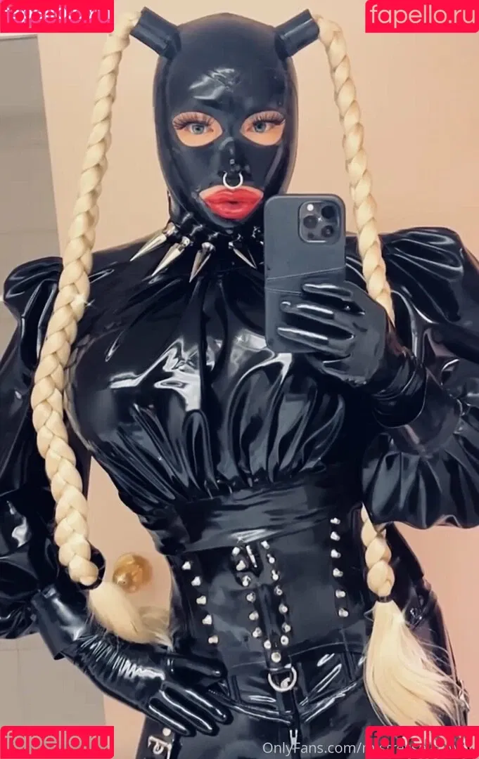mistressyumi Onlyfans Photo Gallery 