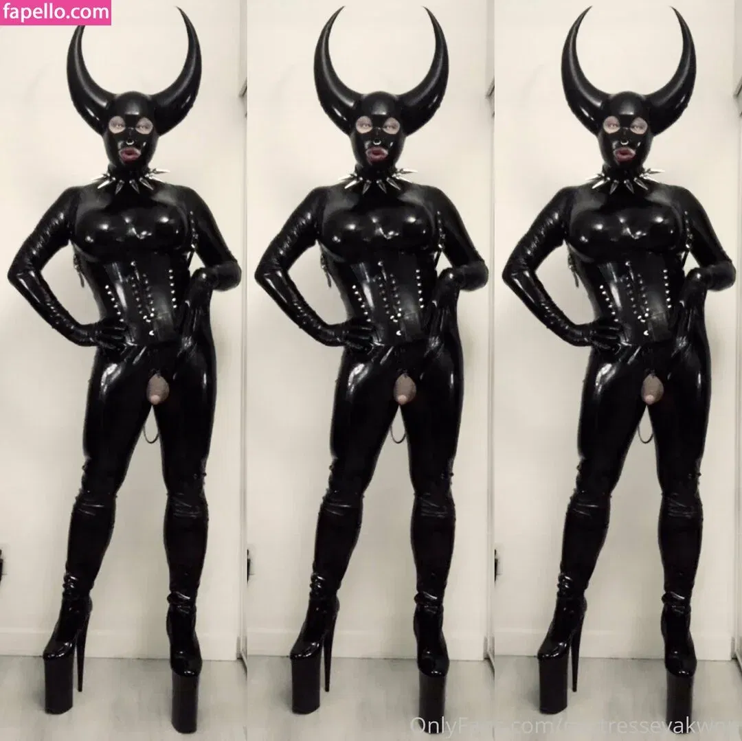 mistressyumi Onlyfans Photo Gallery 