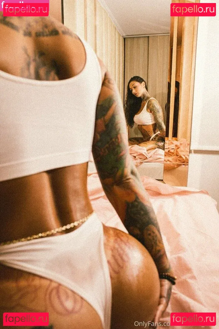 Sarah Schmidt Onlyfans Photo Gallery 