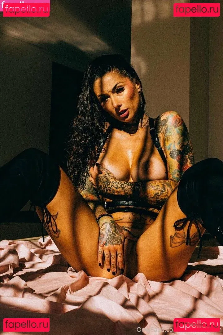 Sarah Schmidt Onlyfans Photo Gallery 