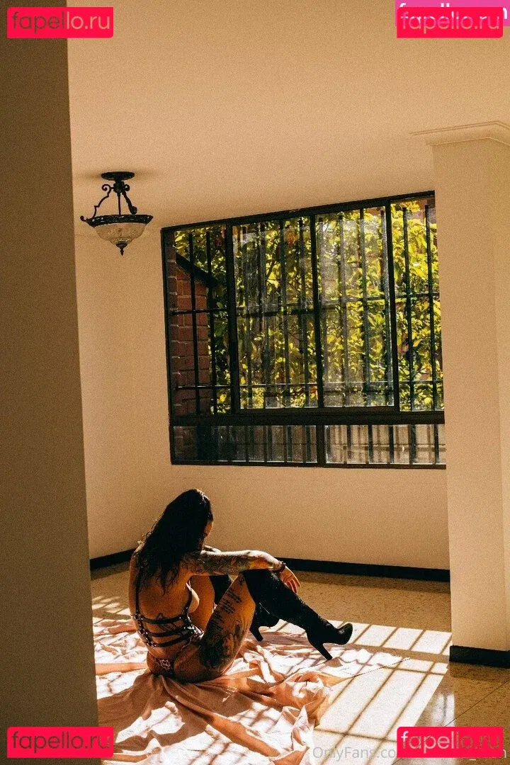 Sarah Schmidt Onlyfans Photo Gallery 