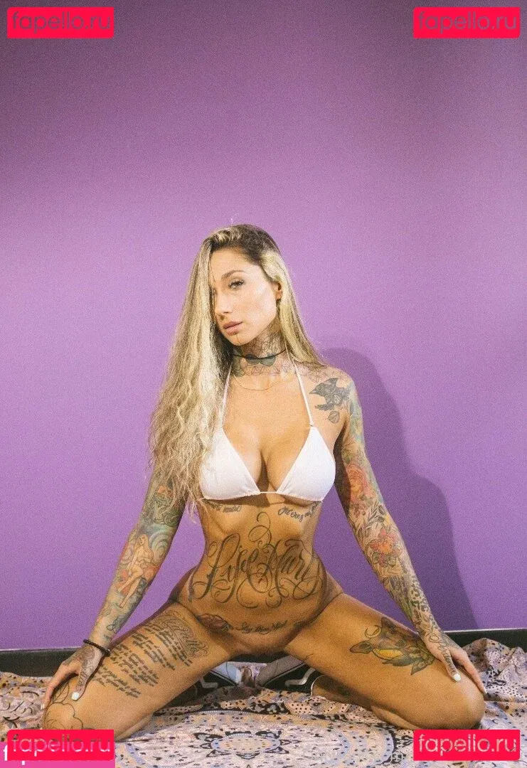 Sarah Schmidt Onlyfans Photo Gallery 