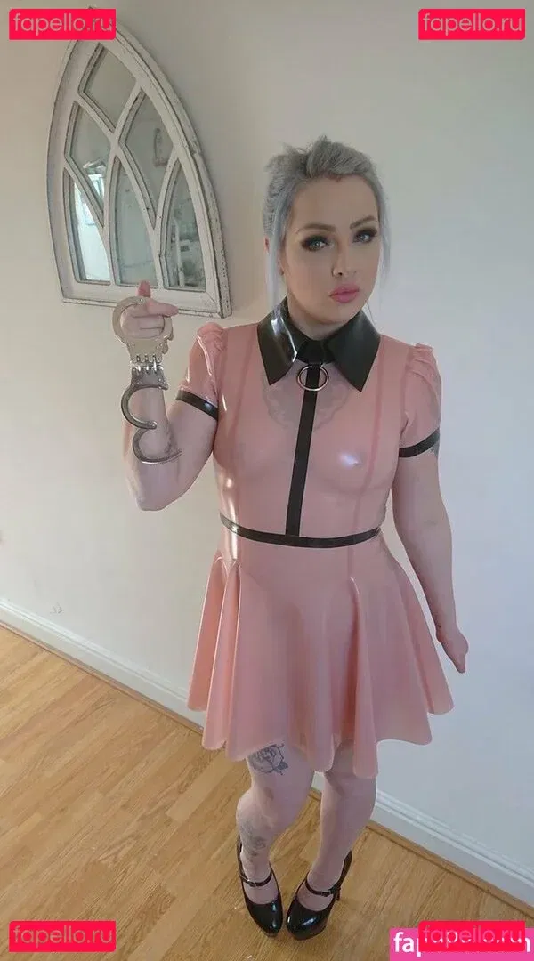 Handcuffs Onlyfans Photo Gallery 