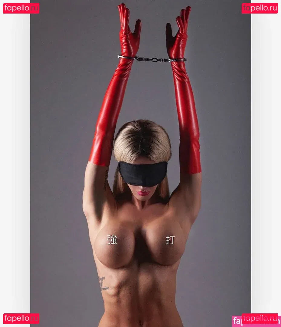 Handcuffs Onlyfans Photo Gallery 