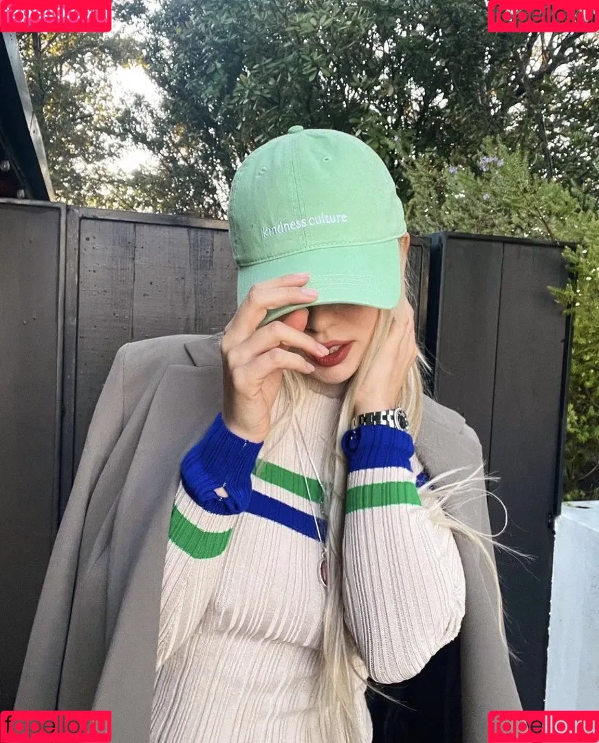 Ava Max Onlyfans Photo Gallery 