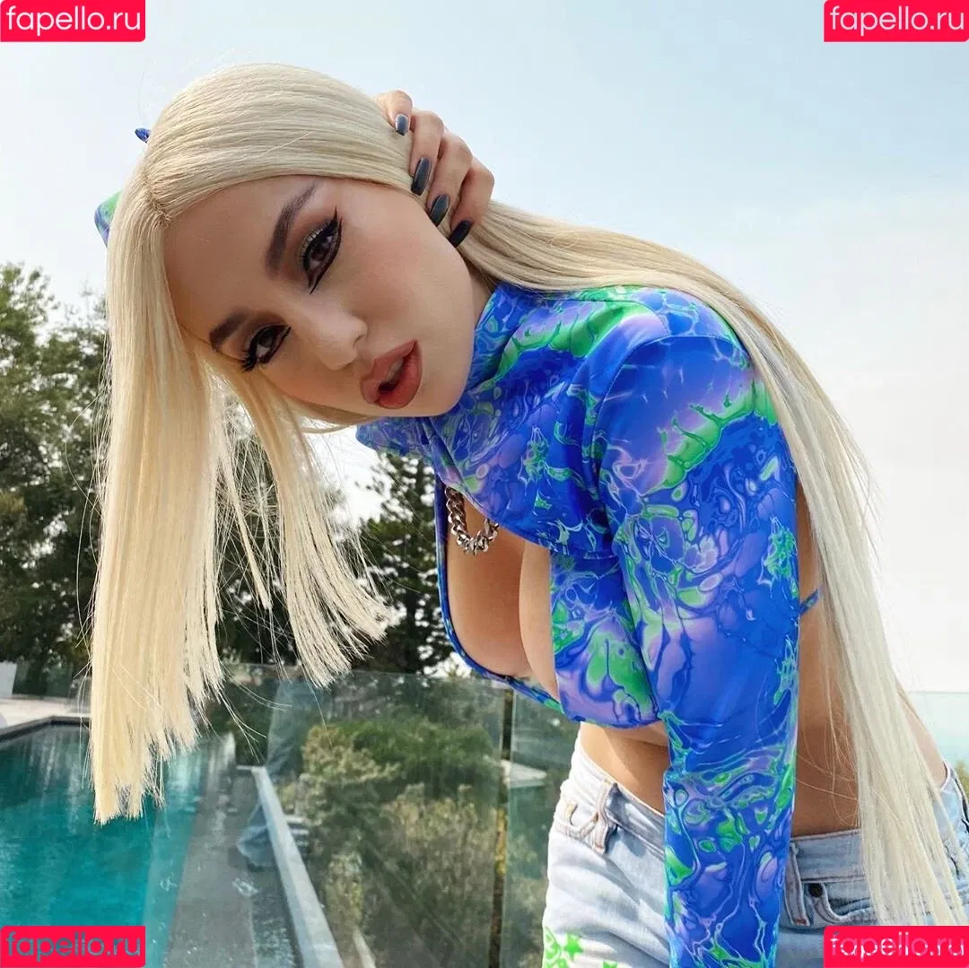 Ava Max Onlyfans Photo Gallery 