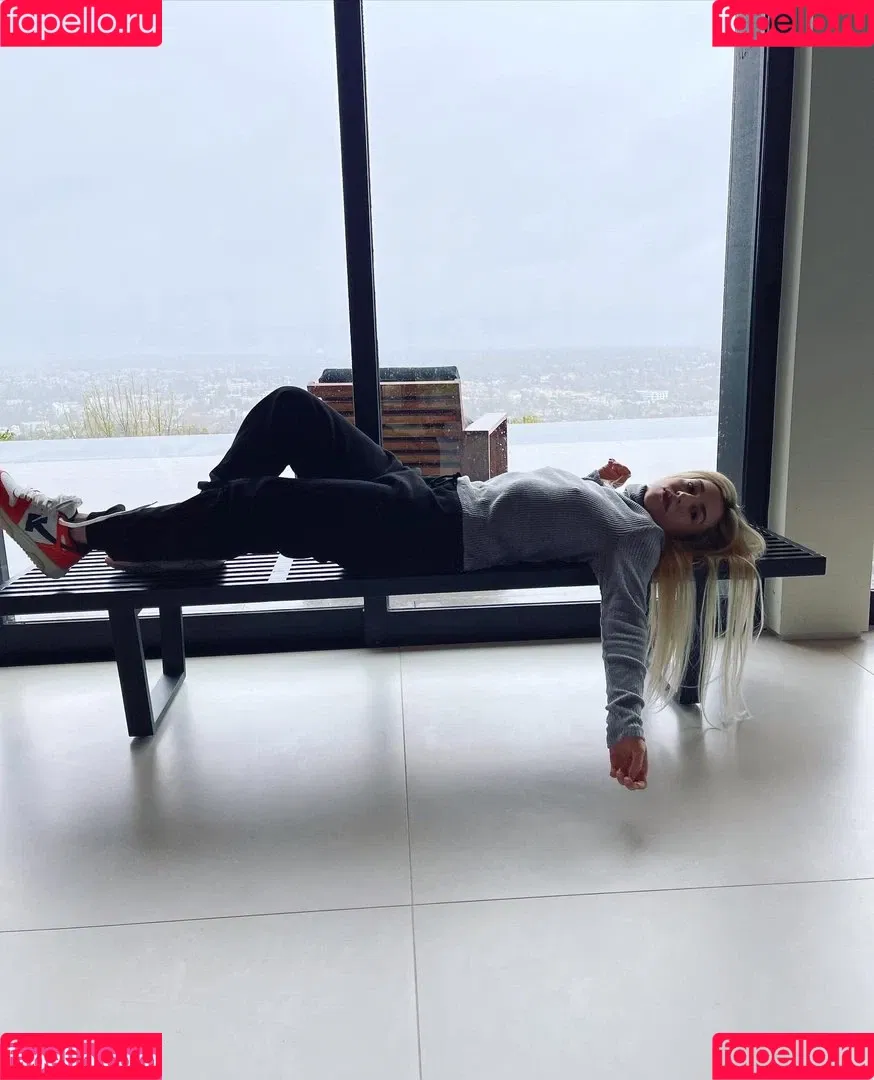 Ava Max Onlyfans Photo Gallery 