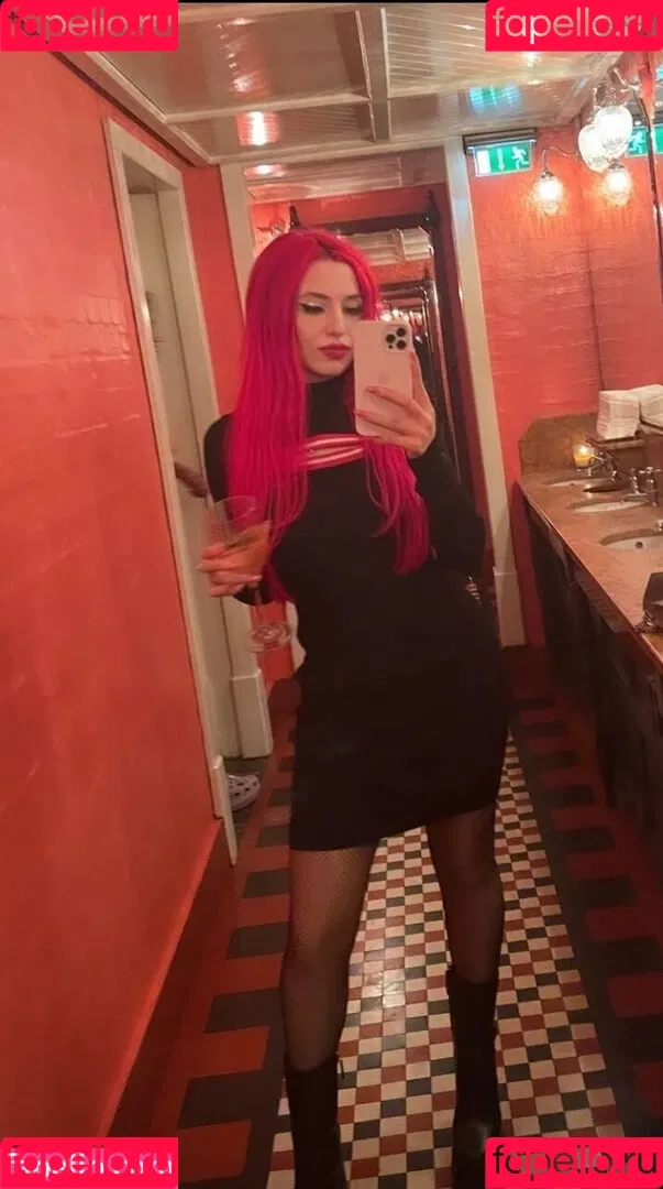Ava Max Onlyfans Photo Gallery 