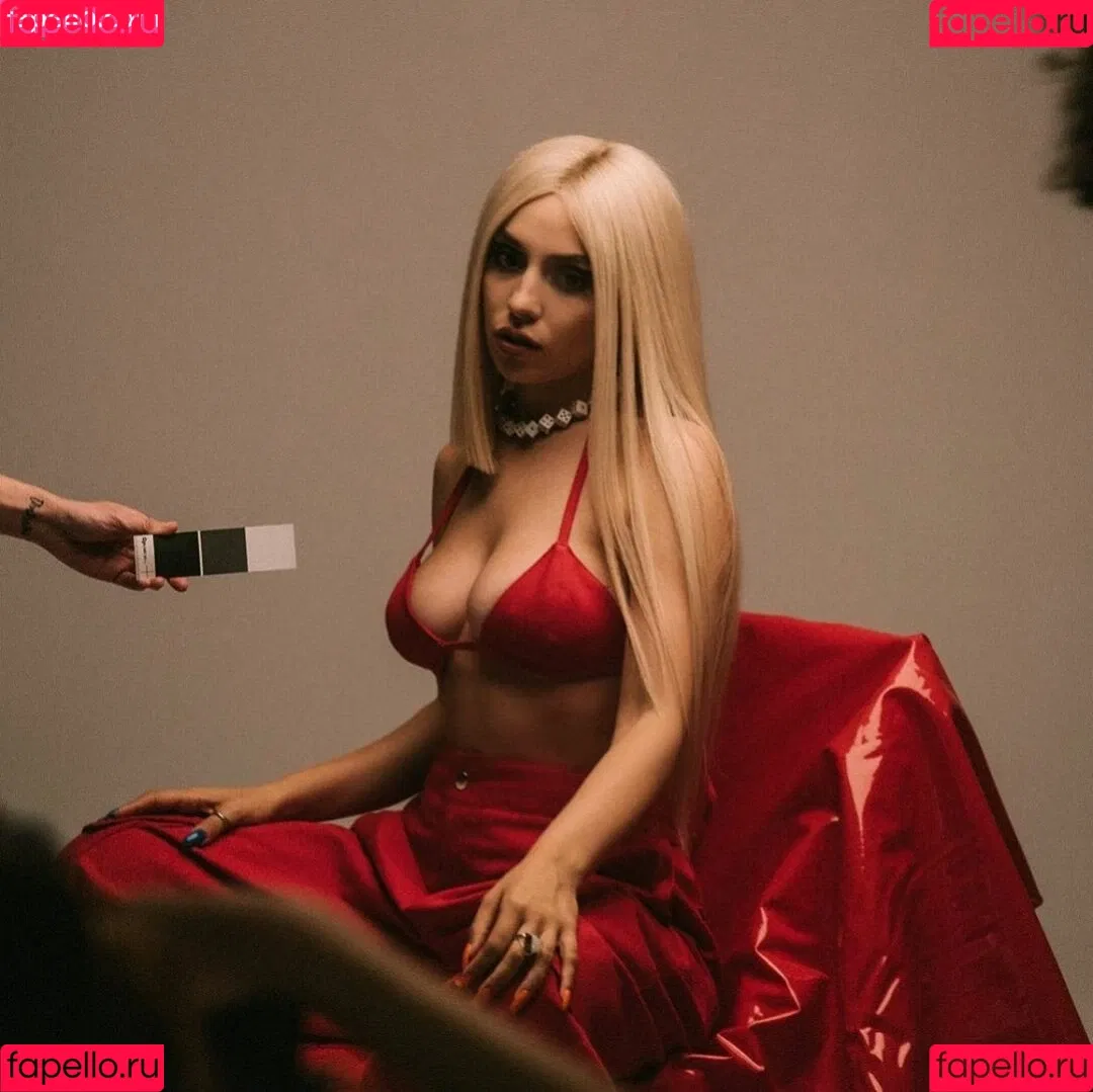 Ava Max Onlyfans Photo Gallery 