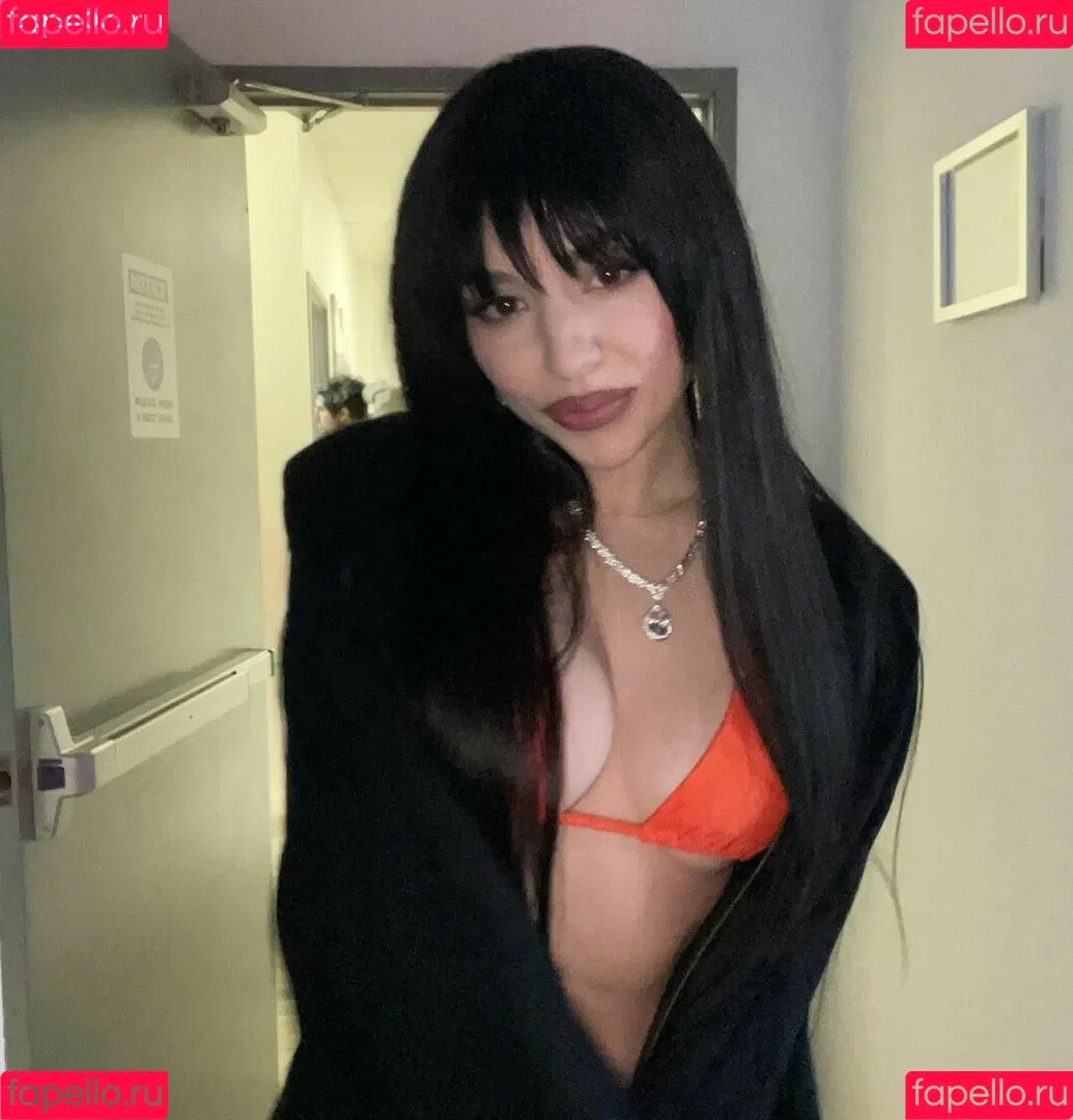 Ava Max Onlyfans Photo Gallery 