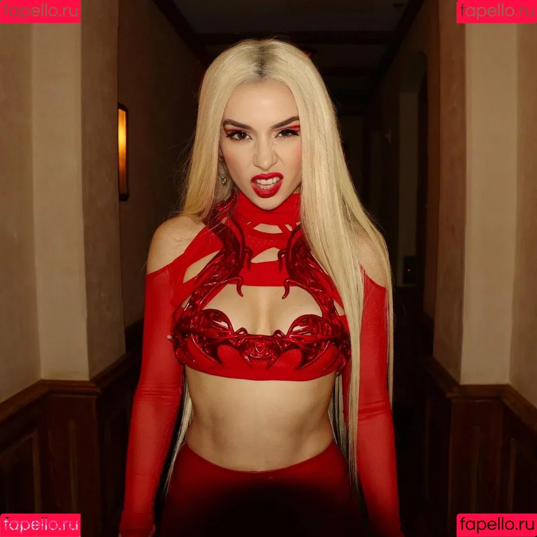 Ava Max Onlyfans Photo Gallery 
