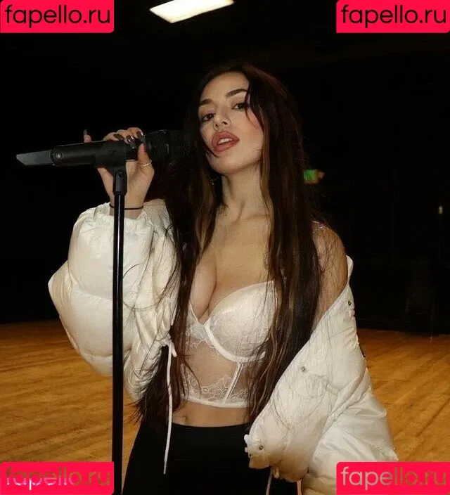 Ava Max Onlyfans Photo Gallery 