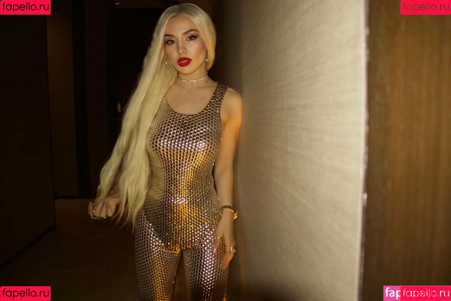 Ava Max Onlyfans Photo Gallery 