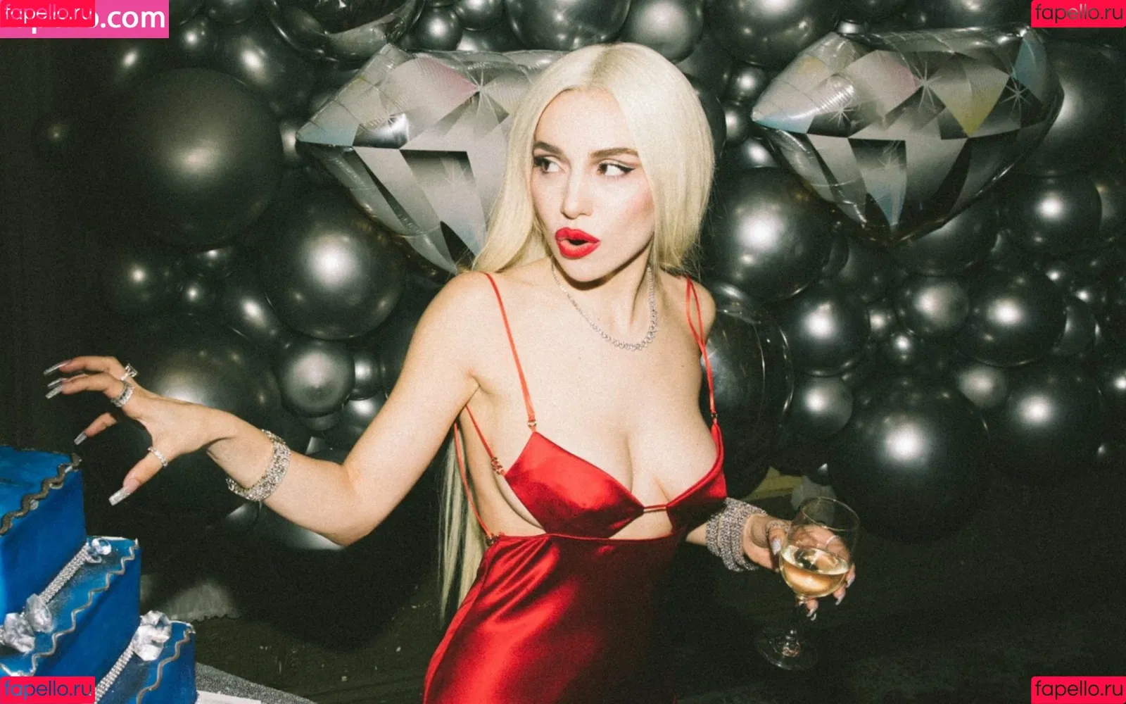 Ava Max Onlyfans Photo Gallery 