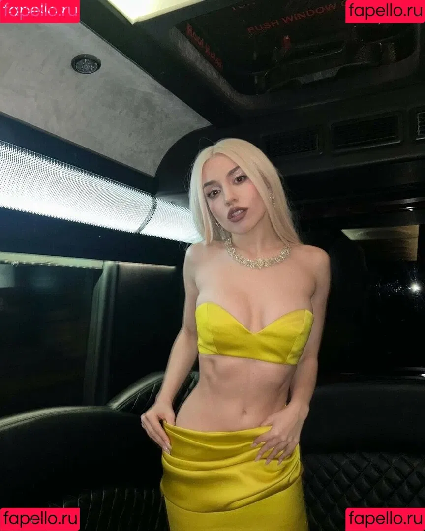 Ava Max Onlyfans Photo Gallery 