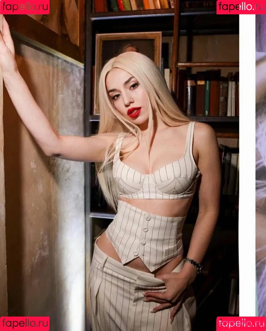 Ava Max Onlyfans Photo Gallery 