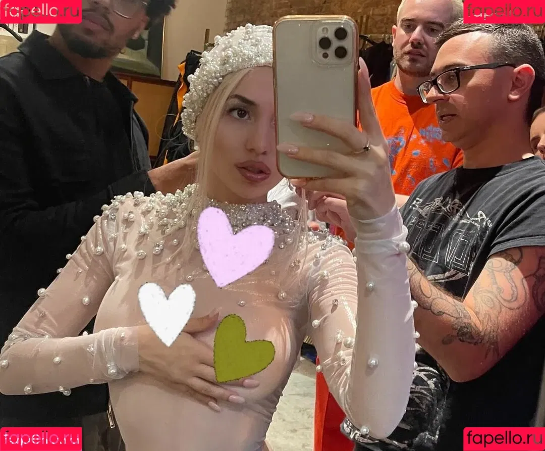 Ava Max Onlyfans Photo Gallery 