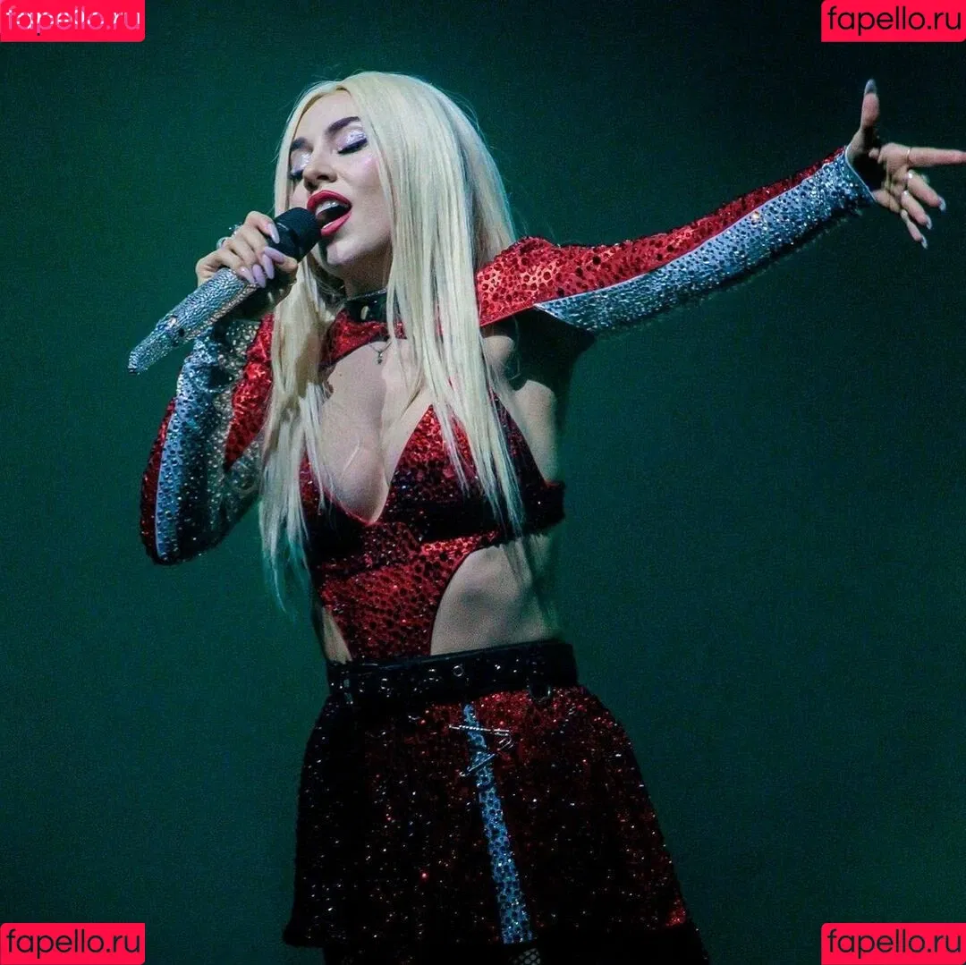 Ava Max Onlyfans Photo Gallery 