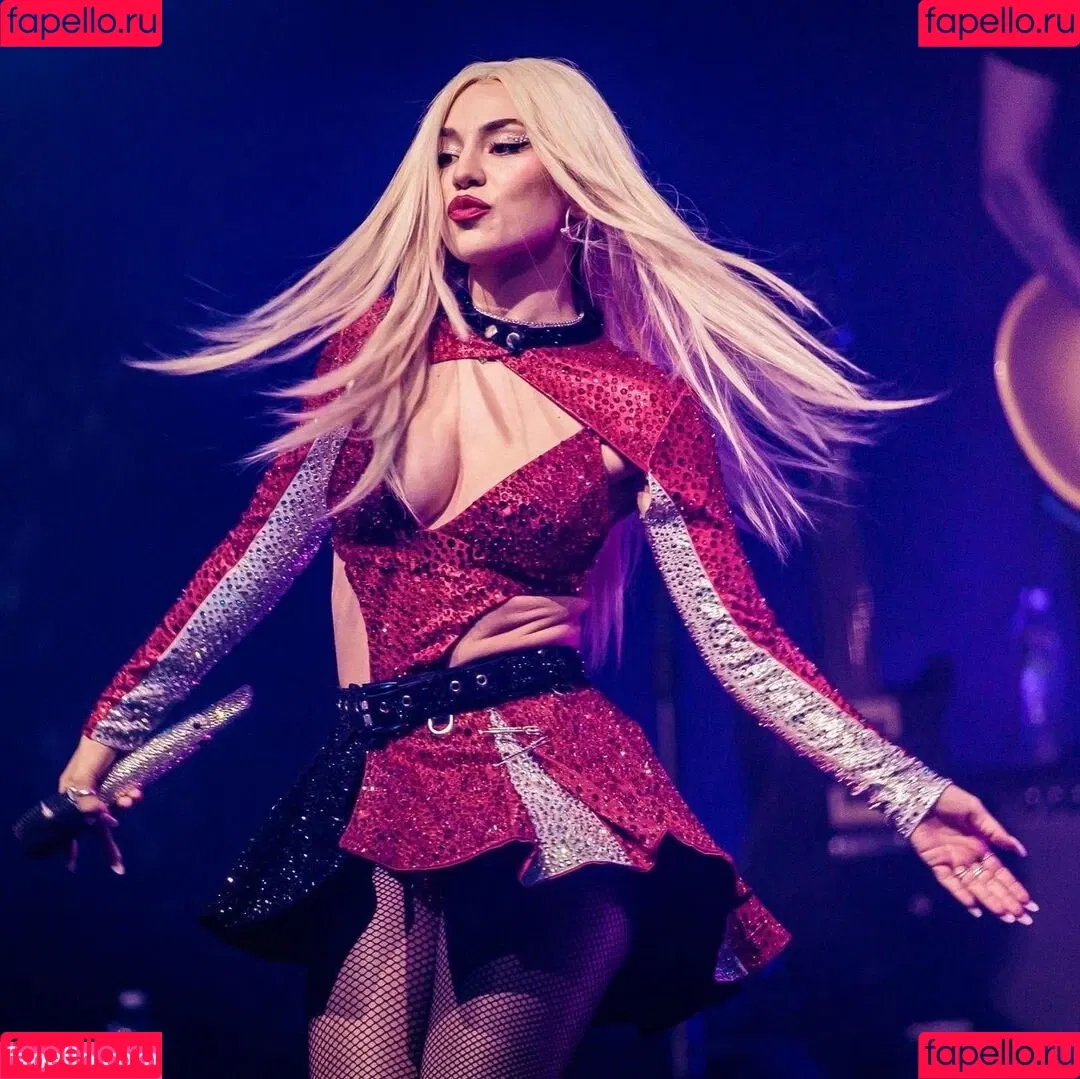 Ava Max Onlyfans Photo Gallery 