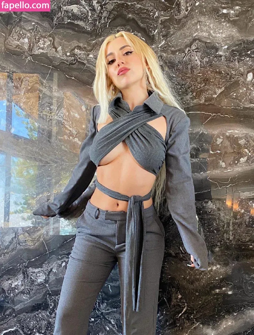 Ava Max Onlyfans Photo Gallery 
