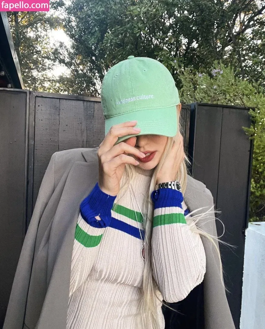 Ava Max Onlyfans Photo Gallery 