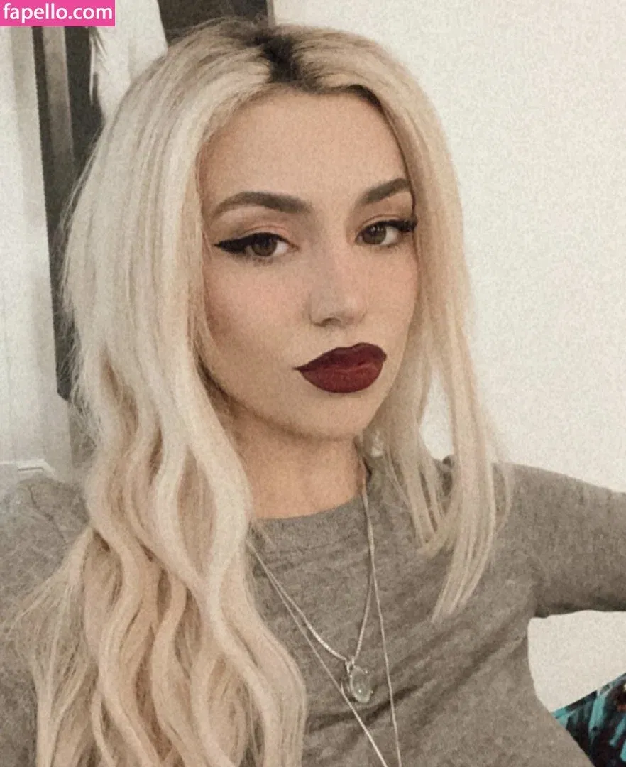 Ava Max Onlyfans Photo Gallery 