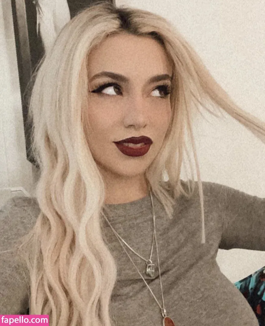 Ava Max Onlyfans Photo Gallery 