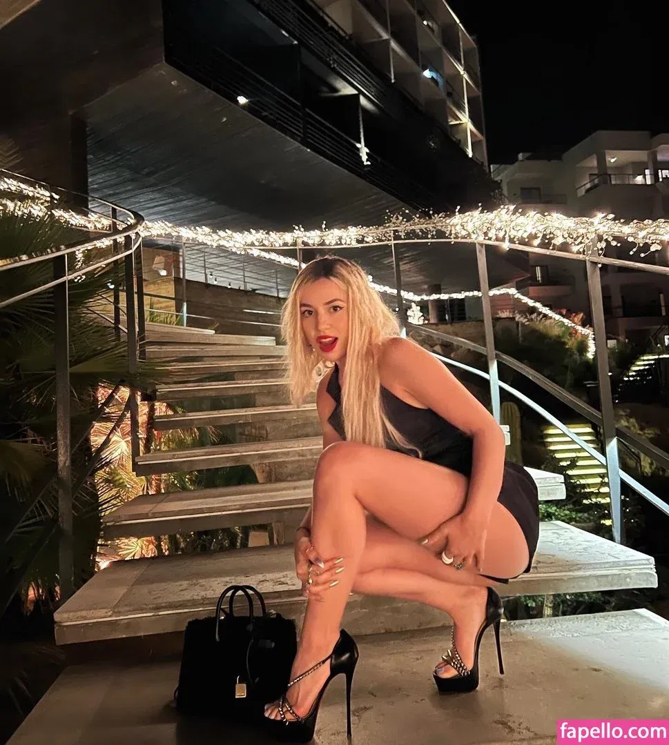 Ava Max Onlyfans Photo Gallery 