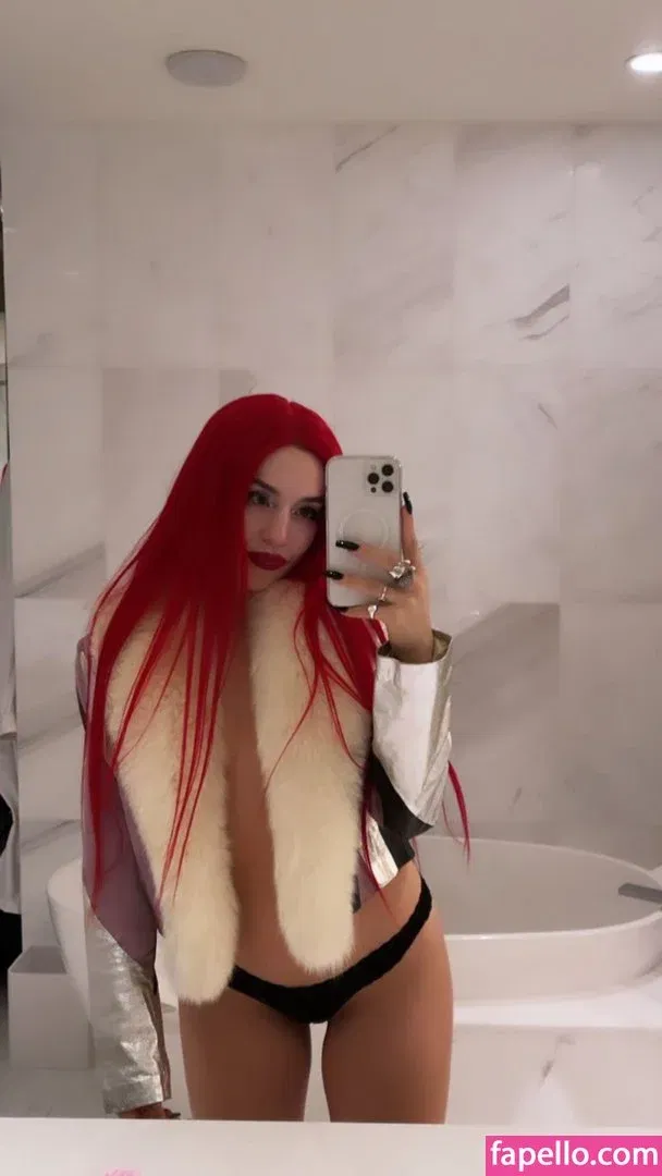 Ava Max Onlyfans Photo Gallery 