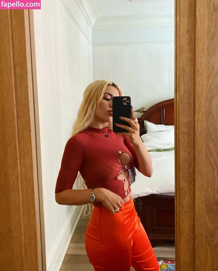 Ava Max Onlyfans Photo Gallery 