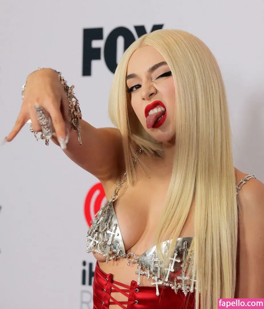 Ava Max Onlyfans Photo Gallery 