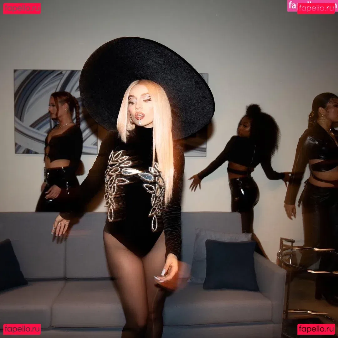 Ava Max Onlyfans Photo Gallery 