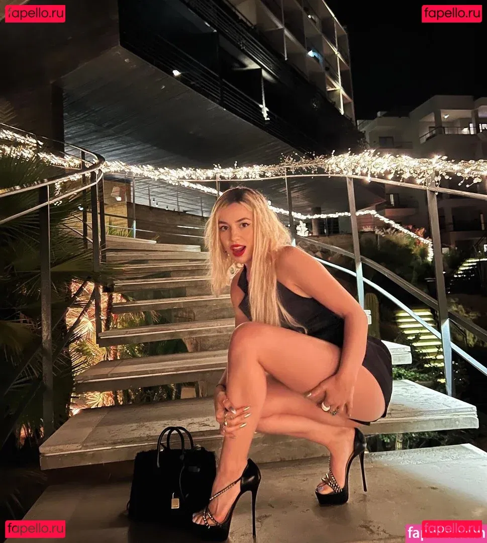 Ava Max Onlyfans Photo Gallery 