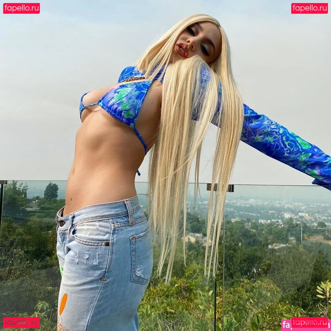 Ava Max Onlyfans Photo Gallery 