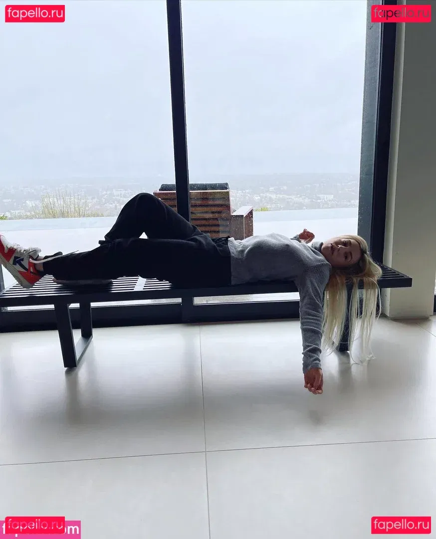 Ava Max Onlyfans Photo Gallery 